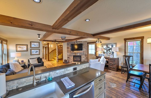 Crested Butte House | Prime Downtown Retreat with Hot Tub & 3 Master Suites