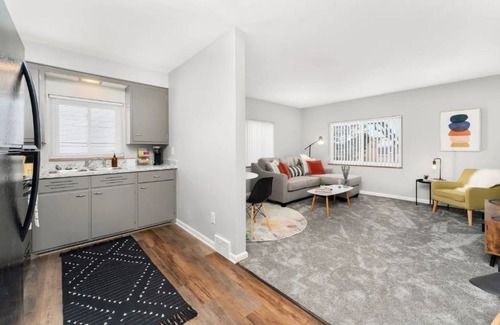 Wyandotte Apartment | Downtown Wyandotte: Cozy Retreat with Pet-Friendly Options
