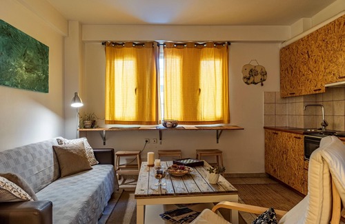 Kalamata Apartment | Central Downtown Yellow Studio with Breakfast & Kitchen