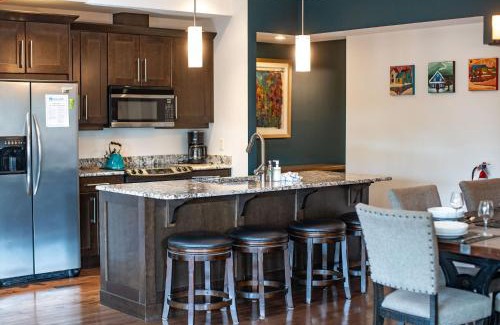 Revelstoke Apartment | Downunder Mountain Retreat
