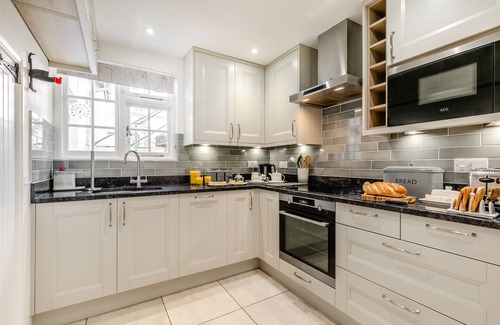 Helford House | Pet-Friendly Dowr Penty: A Perfect Family Getaway