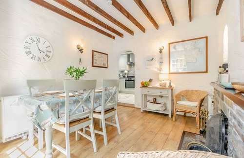 Helford House | Pet-Friendly Dowr Penty: A Perfect Family Getaway