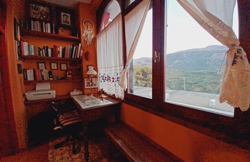 Vrachasi House | Traditional Character at Doxa Guesthouse Awaits You