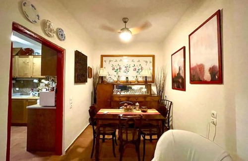 Vrachasi House | Traditional Character at Doxa Guesthouse Awaits You