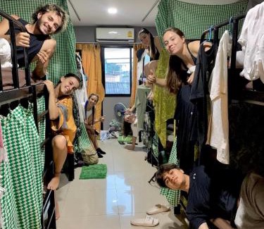 Chang Phueak Hostel | Budget-Friendly Doze Hostel with On-Site Restaurant