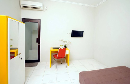 Palembang House | Budget-Friendly Family Retreat at Dparagon Dwikora