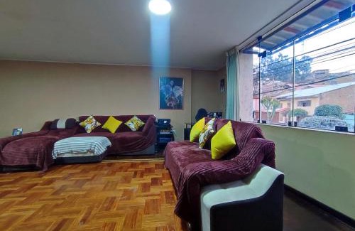 El Tambo Apartment | Dpto Amplio, TV75in, Cochera, Céntrico y BBQ
