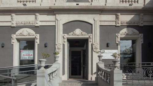 Santa Fe Apartment | Pet-Friendly Getaway: Dpto sobre Bv Galvez with Pool