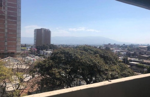 Province of Tucuman Apartment | Pet-Friendly Dpto Torre Boulevard with Scenic Mountain View