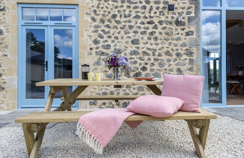 West Compton House | Impressive Converted Barn with Generous Rooms & Breakfast