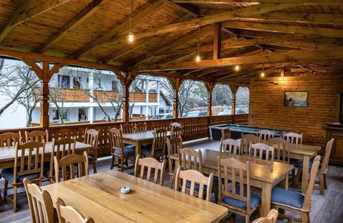 Ocna Sugatag Bed & Breakfast | Guest Rated 10/10: Drag de Maramureș with Hot Tub & Breakfast
