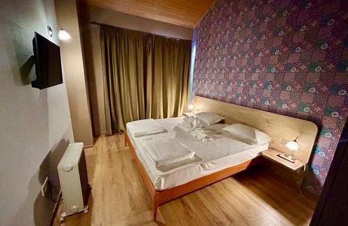 Dragoman Hotel | Discover Dragoman Hotel: Family-Friendly with Pool & Dining