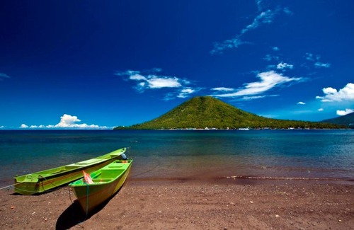 Ternate Hotel | Family-Friendly Dragon Palace Hotel with Pool & Breakfast