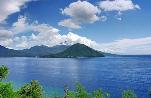 Ternate Hotel | Family-Friendly Dragon Palace Hotel with Pool & Breakfast