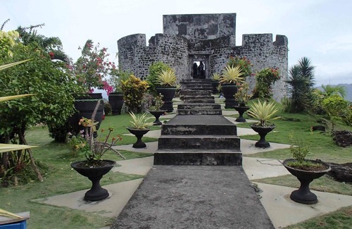 Ternate Hotel | Family-Friendly Dragon Palace Hotel with Pool & Breakfast
