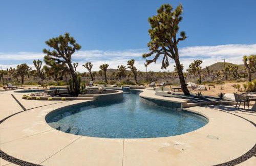 Yucca Valley House | Experience Dragonfly by Fieldtrip: Oasis with Resort Pool
