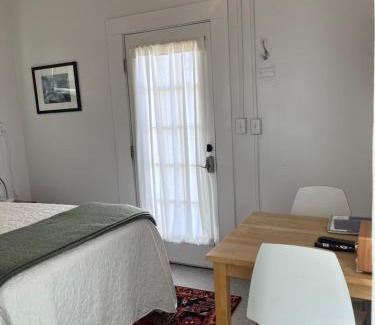 Alpine Apartment | Pet Friendly Dragonfly Cottage: Top-Rated Downtown Retreat