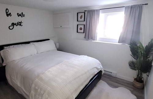 Fredericton Apartment | Dragonfly Den, 2 bdrm with sauna, fire pit, hot tub. 2 min drive to downtown