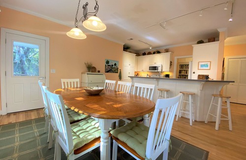 Edisto Island House | Dragonfly Retreat: Beach Access & Inviting Covered Porch
