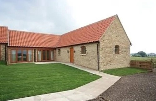 Twywell Cottage | Dragonfly: Family-Friendly Retreat with Breakfast & Pets Welcome