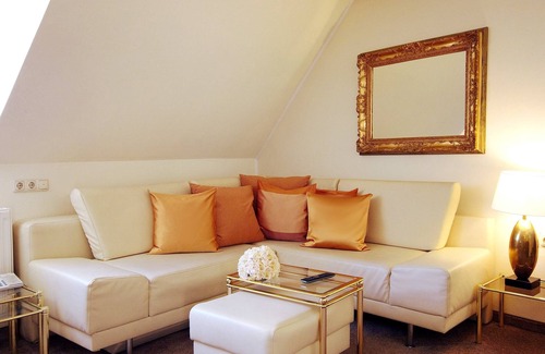 Amberg Hotel | Discover Drahthammer Schlößl: Spa & Family-Friendly Retreat