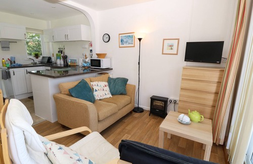 Seaview Cottage | Drake Cottage: Family-Friendly Getaway with Ocean Views