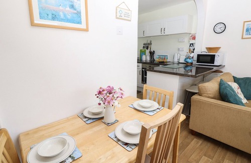 Seaview Cottage | Drake Cottage: Family-Friendly Getaway with Ocean Views