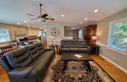 Fairfield Harbour House | Experience Drake's Cove - Waterfront Oasis with Great Amenities