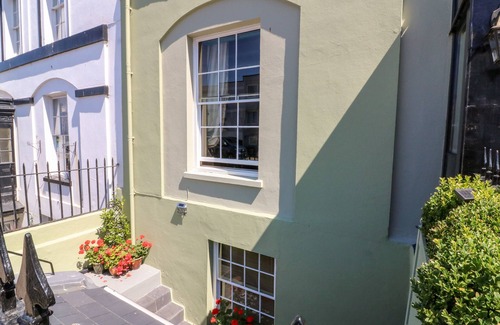 Plymouth Cottage | Drake's Retreat: Romantic Garden Escape in Plymouth
