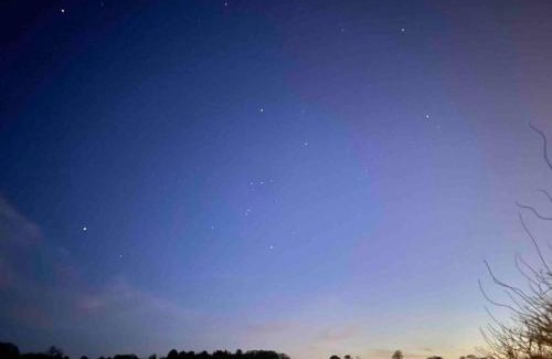Axminster Ski Chalet | Serene Drakes Mead Retreat - Shepherd's Hut with 9.6 Rating