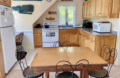 New Harbor Cottage | Oceanfront Retreat with Breakfast & Family-Friendly Amenities