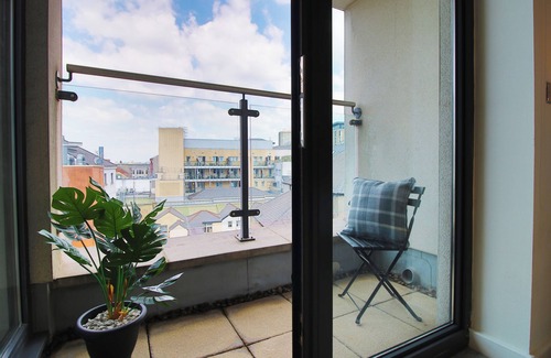 Cardiff City Centre Apartment | Dray Court-Cardiff City centre