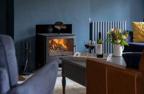 Chipping Campden House | Relaxing Retreat at Draycott Farm: 4-Star Getaway Awaits