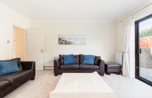 Tamworth House | Discover Drayton Manor House with Free Parking & High Ratings