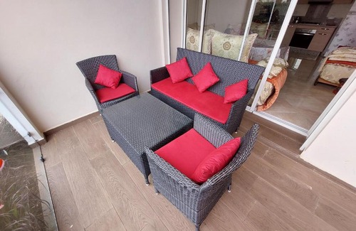 Lamharza Essahel Apartment | Discover Darb Al-Fuqara: Family-Friendly Oasis Awaits