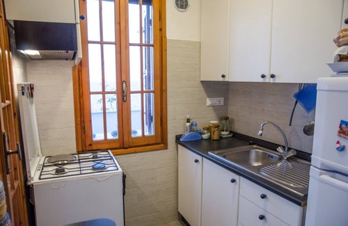 Piani-Ciapin Apartment | Cozy Apartment Steps from the Sea with Breakfast Included