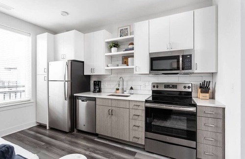 Cole-Noble District Apartment | Dream Apartment Near Whole Foods Cozysuites