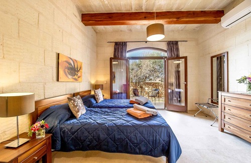 Ta' Għammar Villa | Unforgettable Stay at Dream by Hamlet Holiday Home