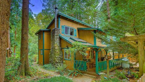 Brightwood House | Guest Rated 10/10: Dream Catcher Cabin with Breakfast