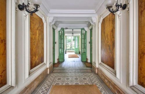 Quartier de l'Ecole-Militaire Apartment | Discover Dream Dwell Paris: Prime Studio in 7th District