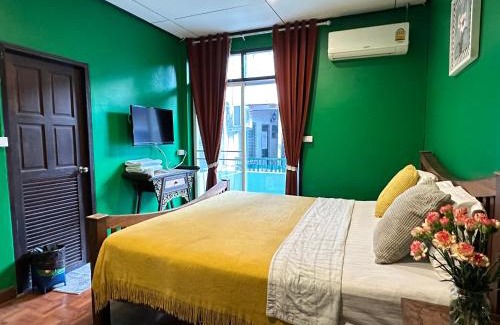 Chang Khlan House | Pet-Friendly Dream Garden Villa Near Chiang Mai Night Bazaar