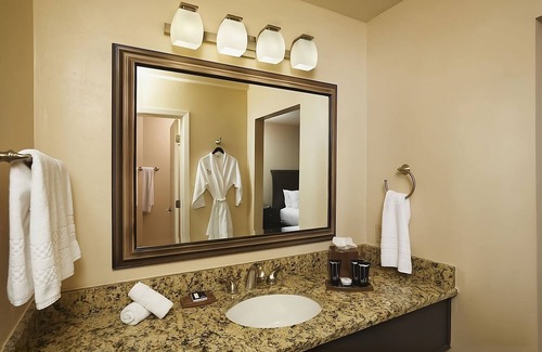 South Scottsdale Resort | Ideal Retreat: 2 Units, 5 Pools & Spa Near Phoenix Zoo