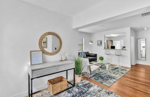 Dania Beach Villa | Dream Hollywood Beach Retreat With Jacuzzi and Fire Pit