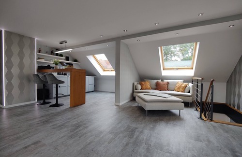 Gablenz Villa | Cozy Retreat in Central Location with Rooftop Oasis