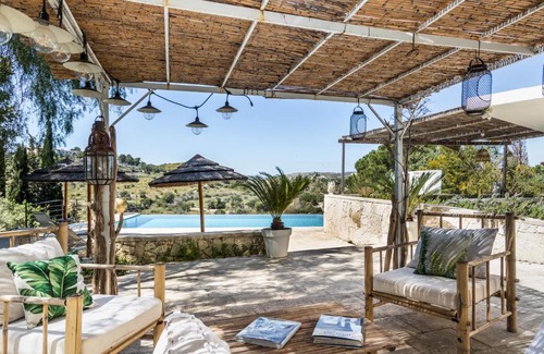 San Corrado di Fuori Apartment | Experience Dream House: Oceanfront Bliss with Pool