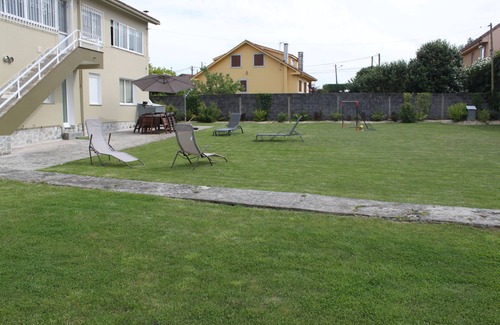 Souto Apartment | Cozy Retreat with Garden and Barbecue for Memorable Stays