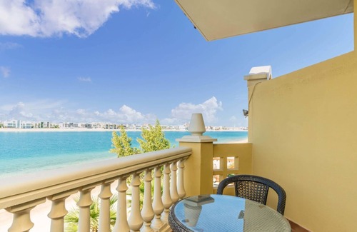 Palm Jumeirah Apartment | Dream Inn - Deluxe Villa with Private Pool & Beach Access