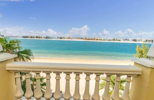Palm Jumeirah Apartment | Dream Inn - Deluxe Villa with Private Pool & Beach Access