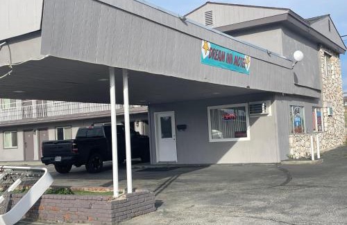 Tonopah Hotel | Pet-Friendly Retreat at Dream Inn for Family Getaways