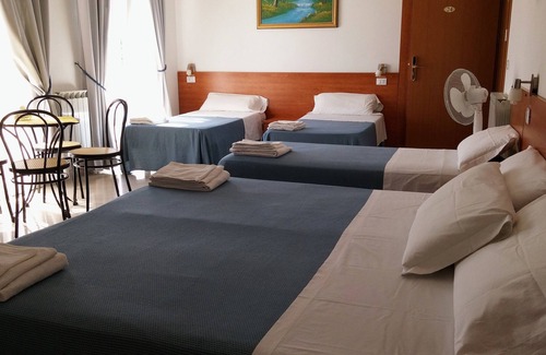 Dese Hotel | Dream Hotel: Eco-Friendly Stay with Spa and Dining Options